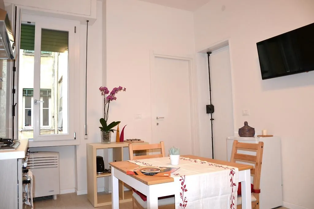 Daire Appartamenti Nonna Dina Floransa İtalya